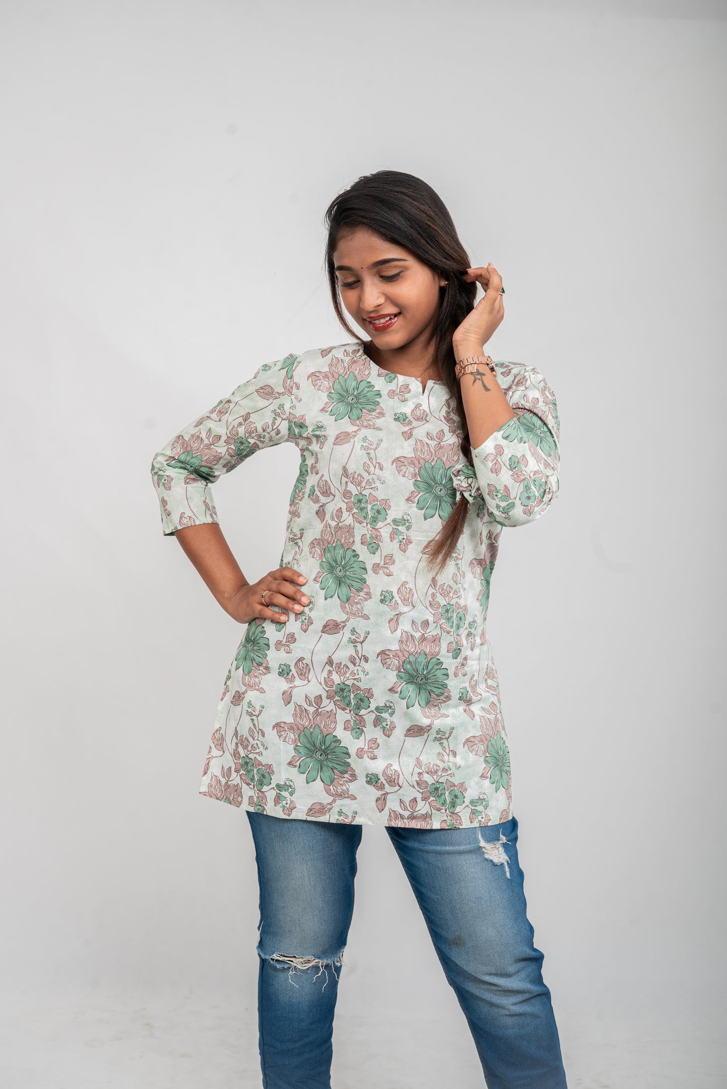 EMERALD BLOOM - GREEN SIDE SLIT SHORT KURTI