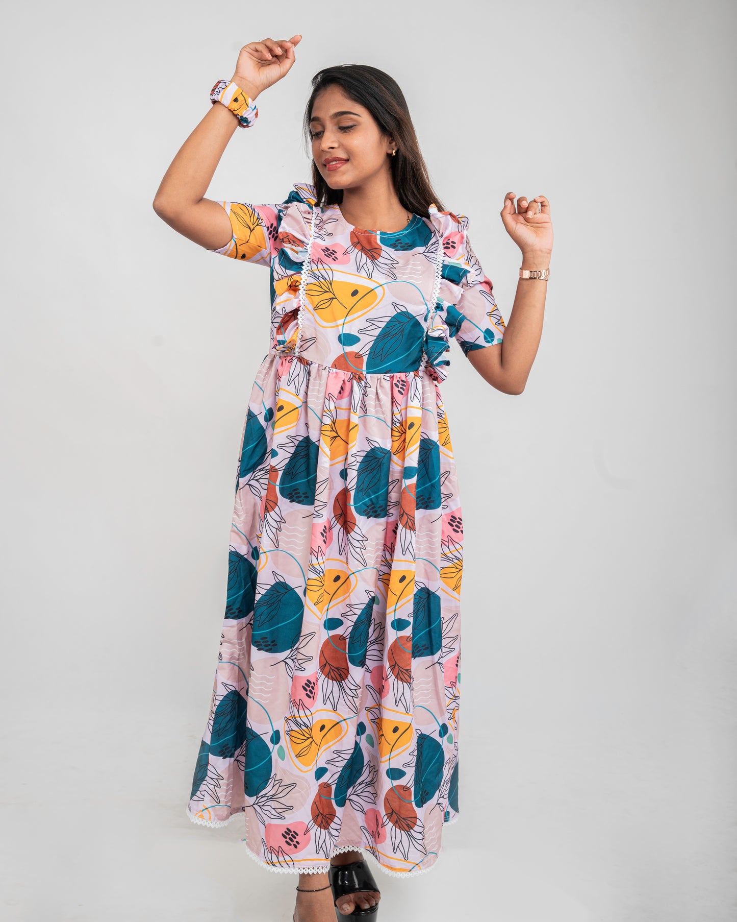 BLUSH BLOOM – PINK ABSTRACT PRINTED GOWN