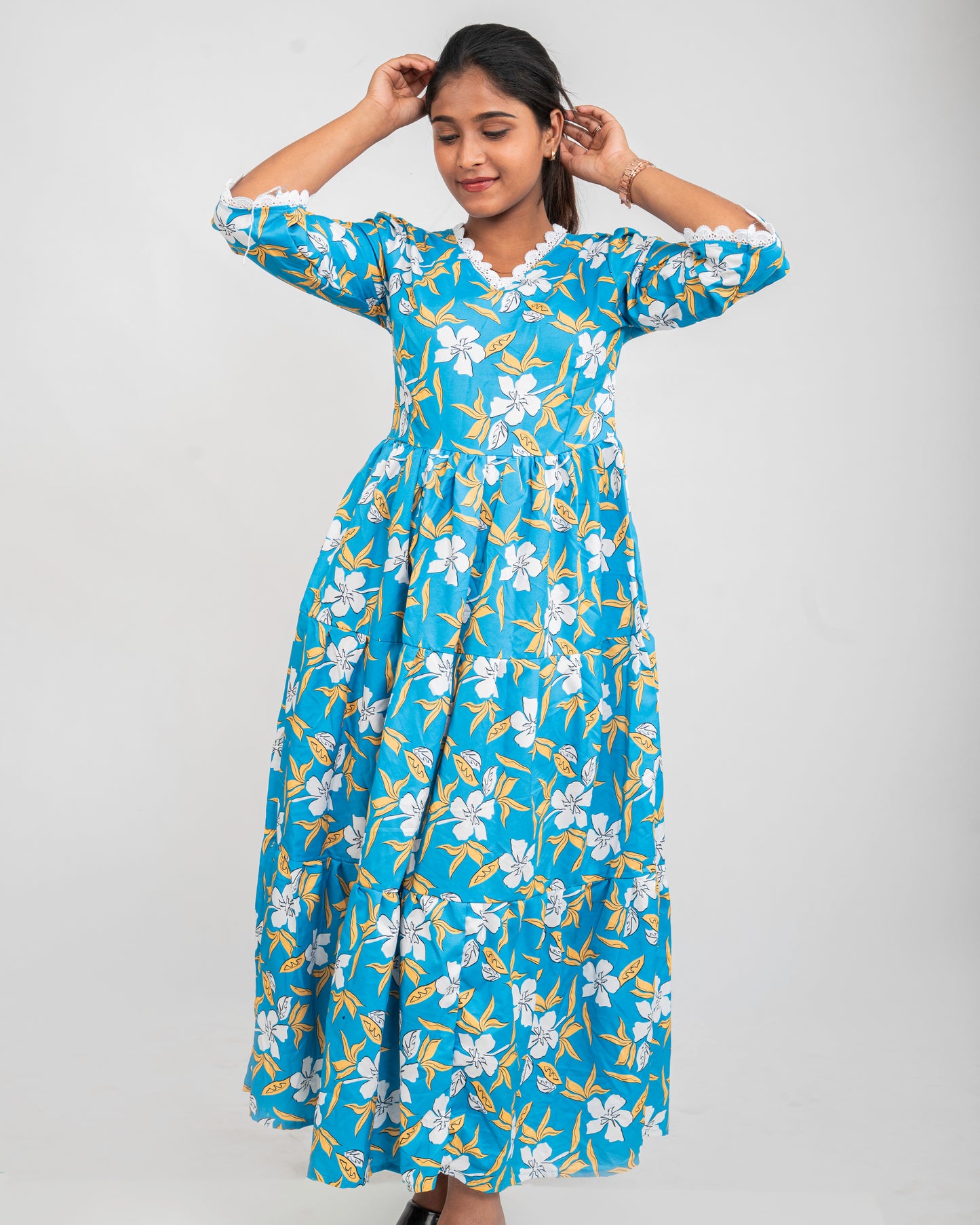 SERENITY BLOOM - BLUE FLORAL CAPRI LENGHT GOWN