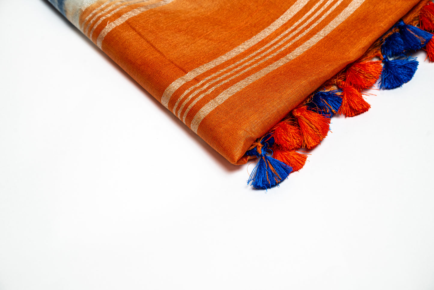 Sunset Breeze- Graceful Orange and Navy Blue Linen Saree