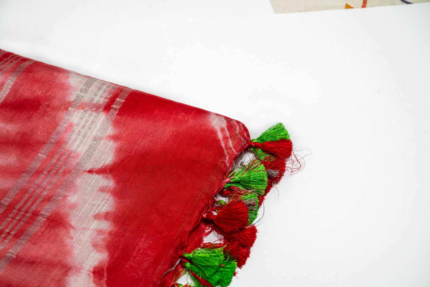 Verdant Blaze - Vibrant Red and Green Tie-Dye Linen Saree