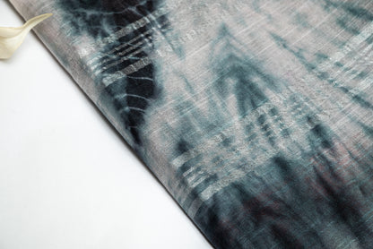 Crimson Twist  - Stylish Tie-Dye Linen Saree