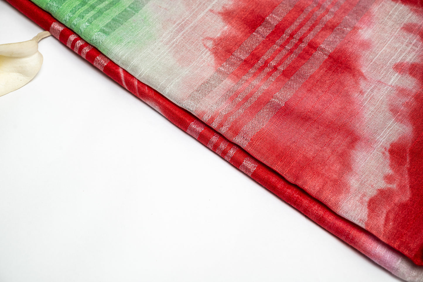 Verdant Blaze - Vibrant Red and Green Tie-Dye Linen Saree